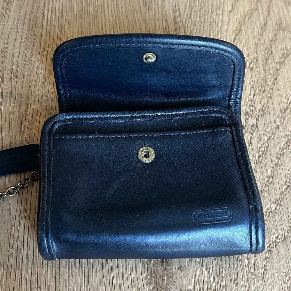 Coach Vintage 90s USA Black Leather Key Ring Brass Hardware Small Bifold Wallet - Picture 3 of 4